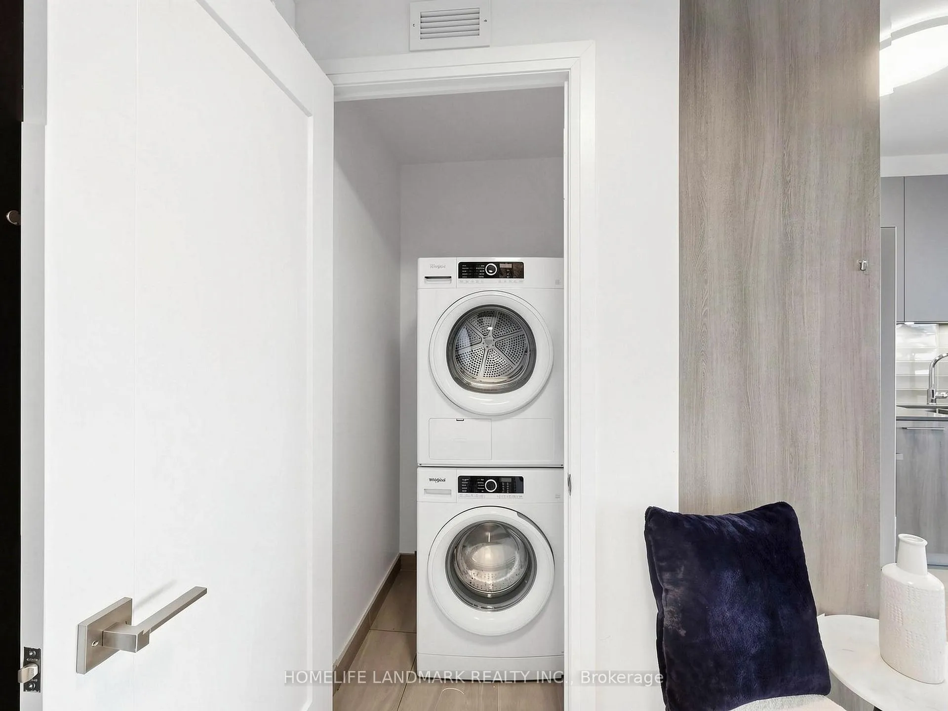 Photo 19 of Unit 2002, 38 Water Walk Drive, Markham, Unionville — HOMEH