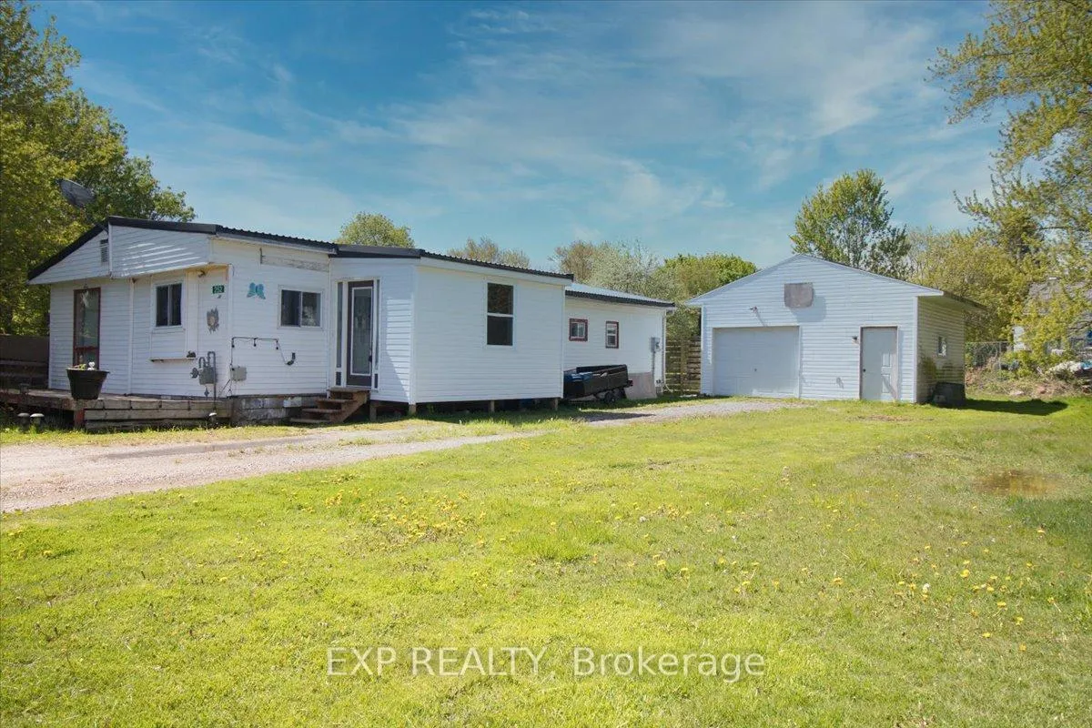 Photo 1 of 252 Queen Street, Chatham-Kent, Highgate — HOMEH