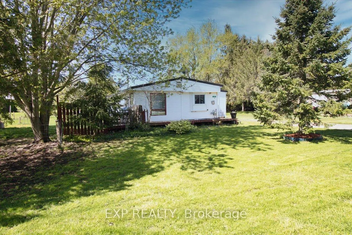 Photo 4 of 252 Queen Street, Chatham-Kent, Highgate — HOMEH