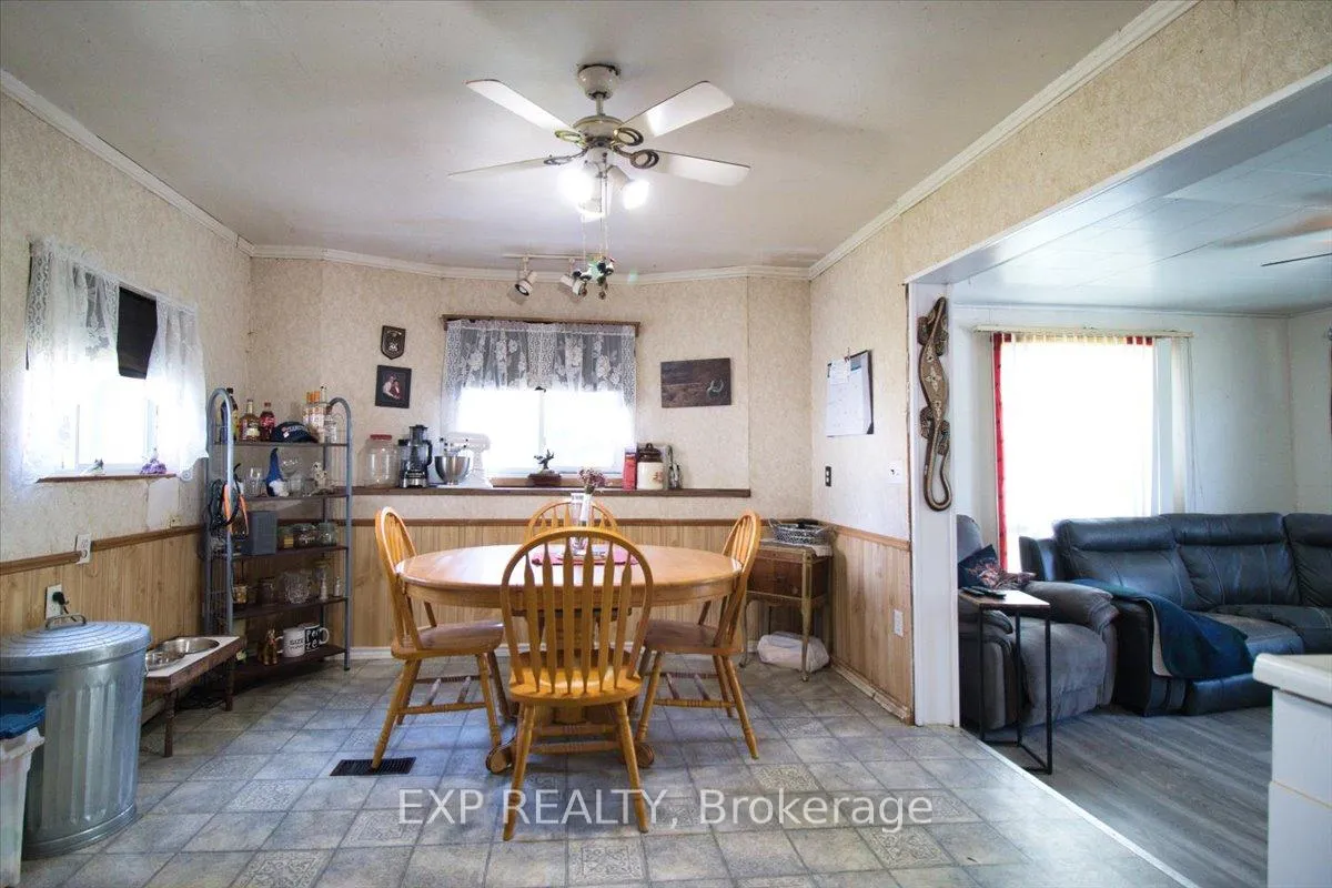 Photo 6 of 252 Queen Street, Chatham-Kent, Highgate — HOMEH