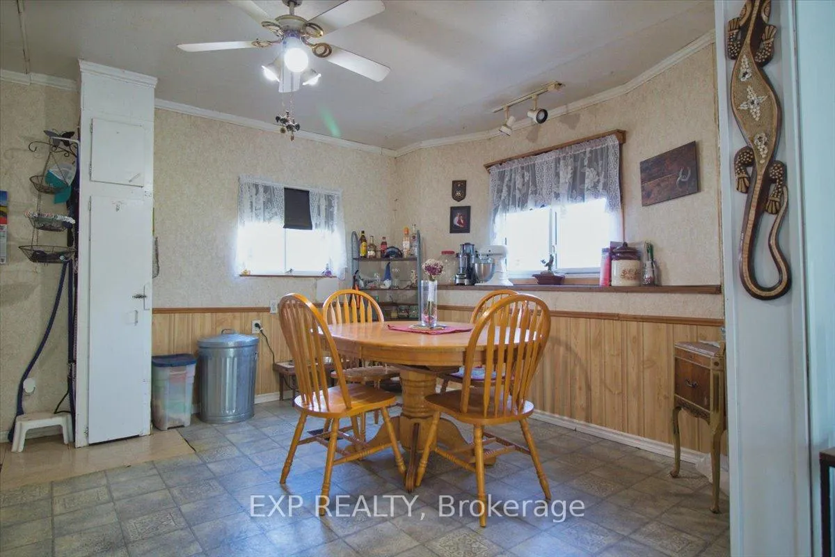 Photo 7 of 252 Queen Street, Chatham-Kent, Highgate — HOMEH