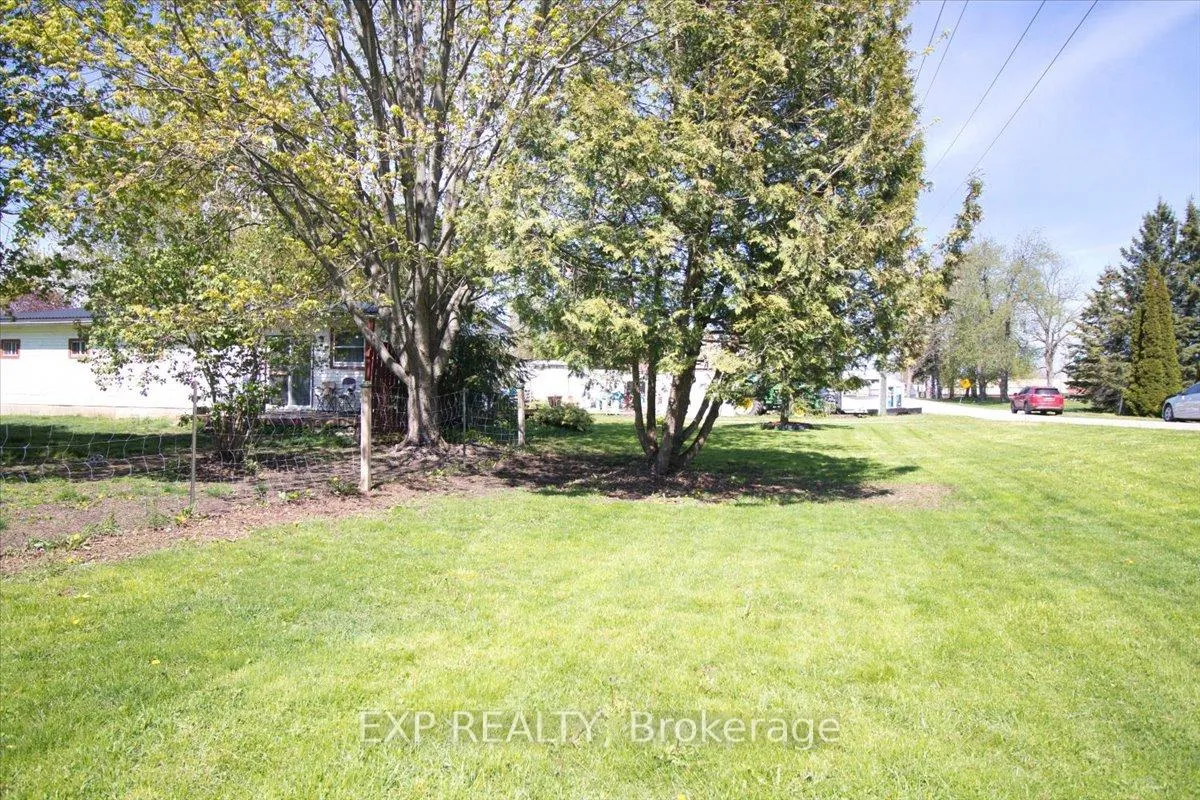 Photo 31 of 252 Queen Street, Chatham-Kent, Highgate — HOMEH