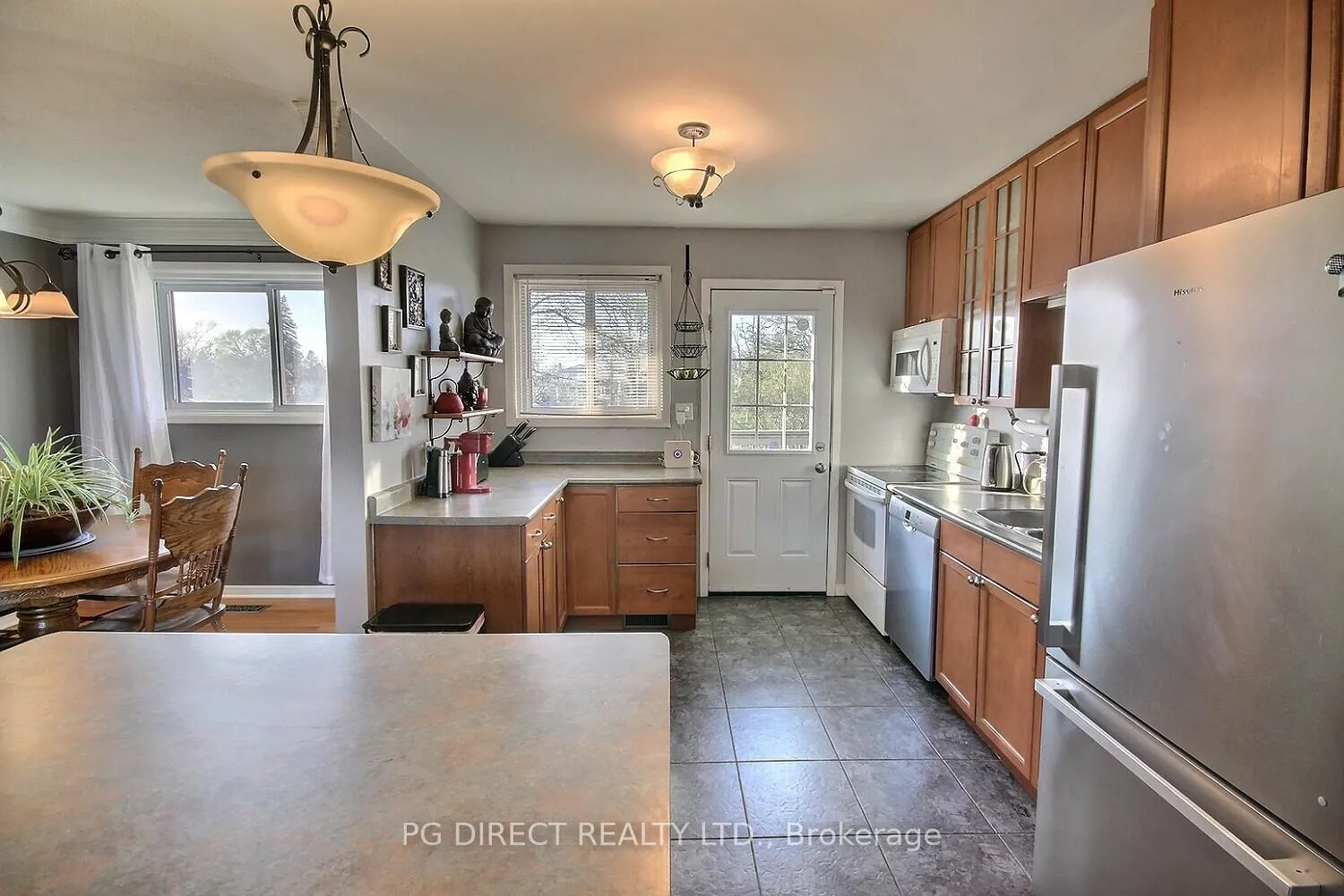 Photo 4 of 49 Janlyn Crescent, Belleville, Belleville Ward — HOMEH