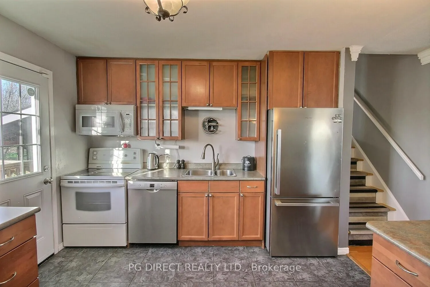 Photo 5 of 49 Janlyn Crescent, Belleville, Belleville Ward — HOMEH