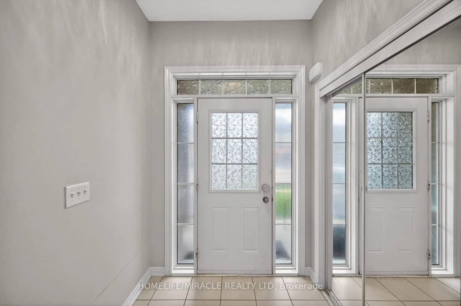 Photo 5 of 22 Altura Way, Brampton, Bram East — HOMEH