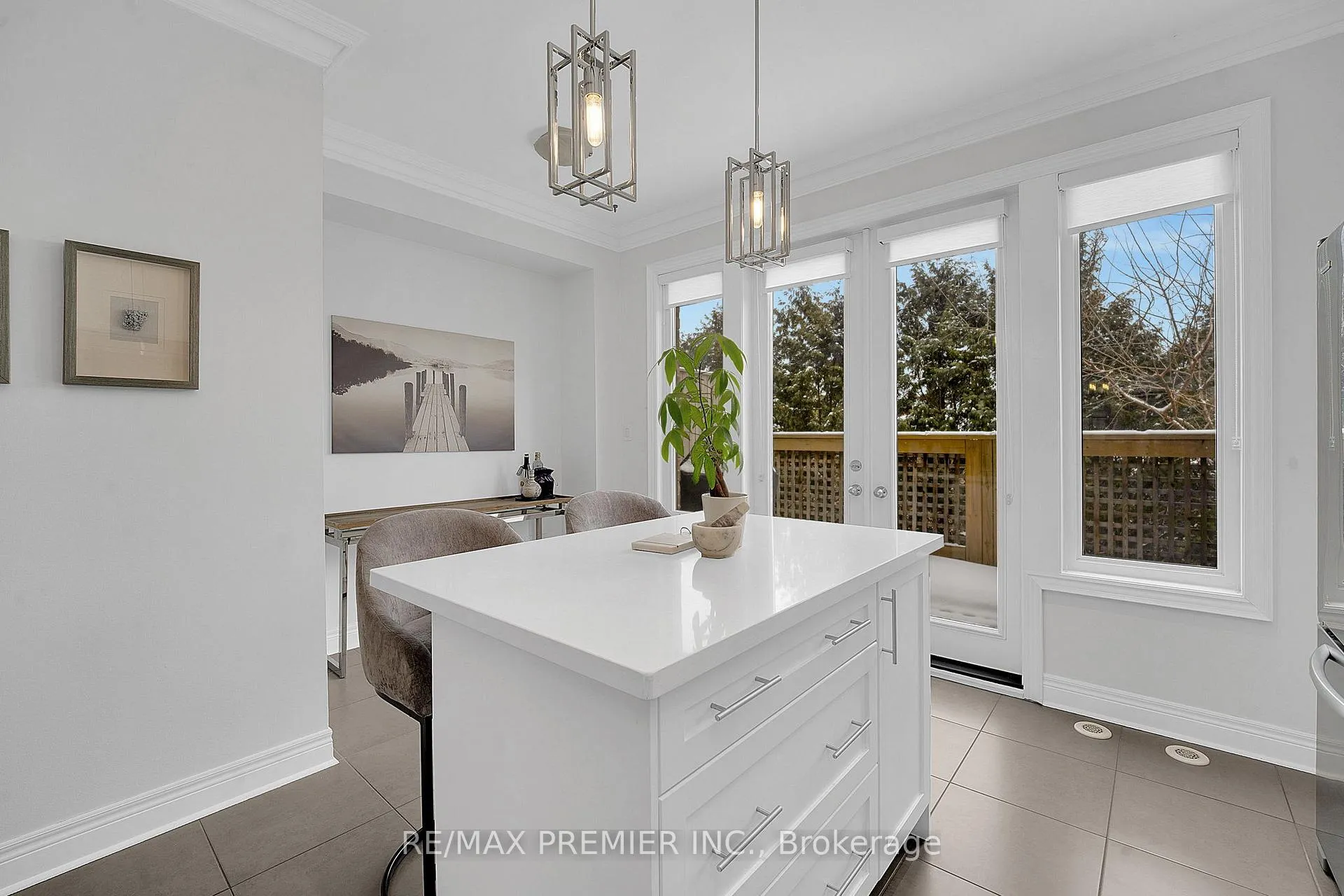 Photo 10 of 27 Powseland Crescent, Vaughan, West Woodbridge — HOMEH