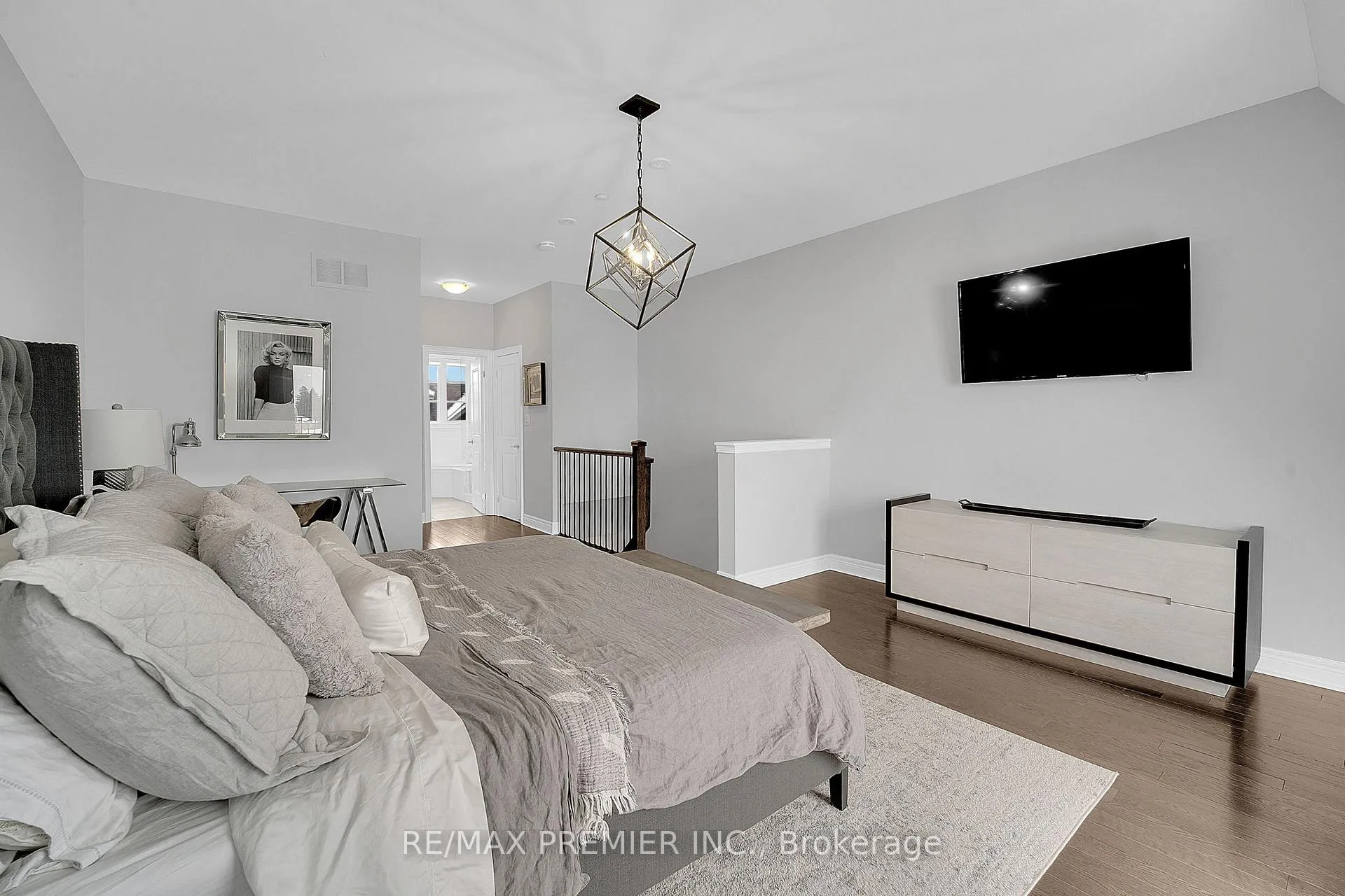 Photo 20 of 27 Powseland Crescent, Vaughan, West Woodbridge — HOMEH