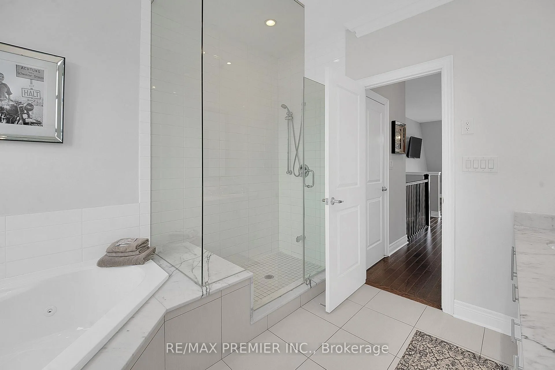 Photo 24 of 27 Powseland Crescent, Vaughan, West Woodbridge — HOMEH