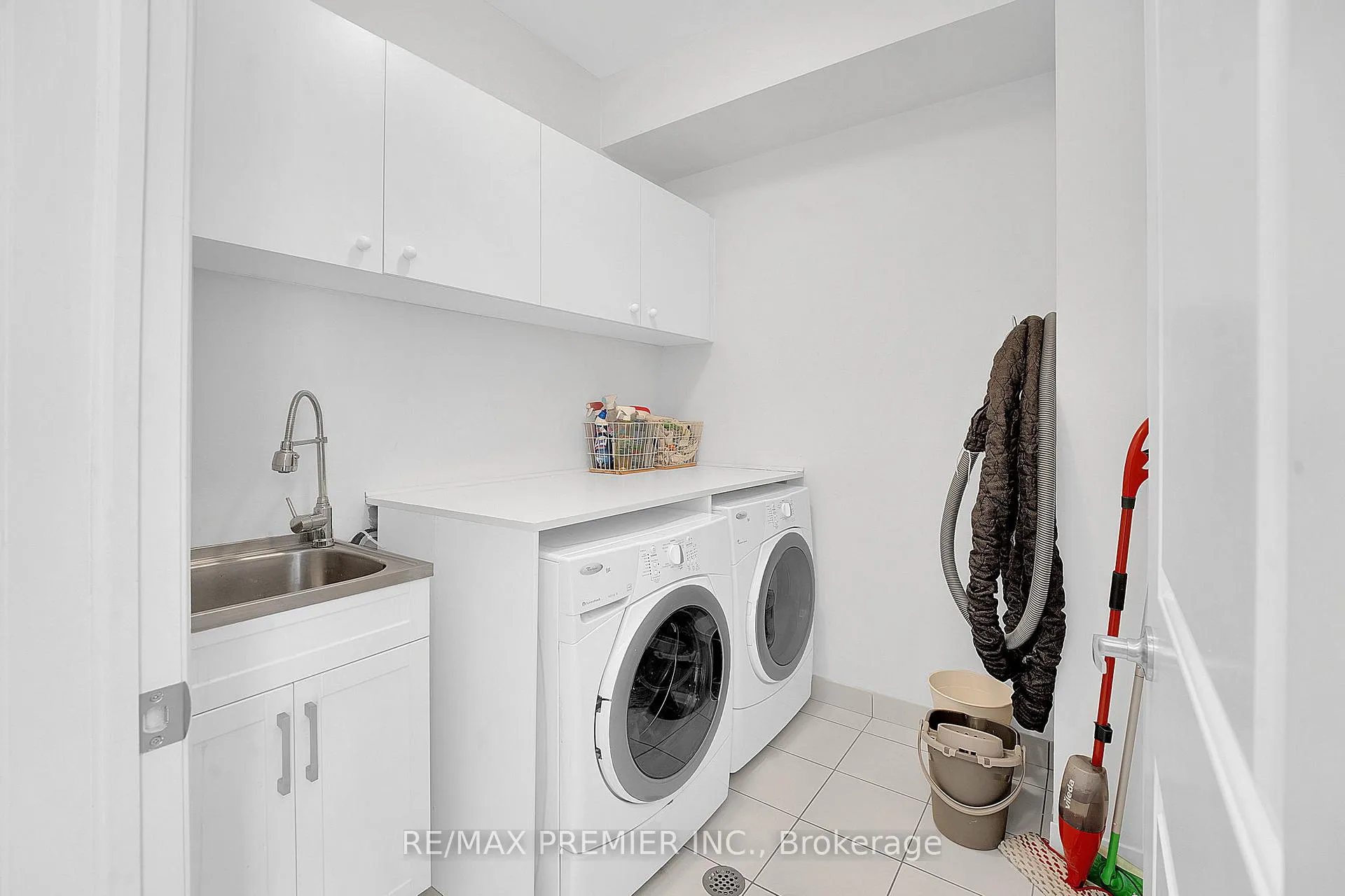 Photo 29 of 27 Powseland Crescent, Vaughan, West Woodbridge — HOMEH
