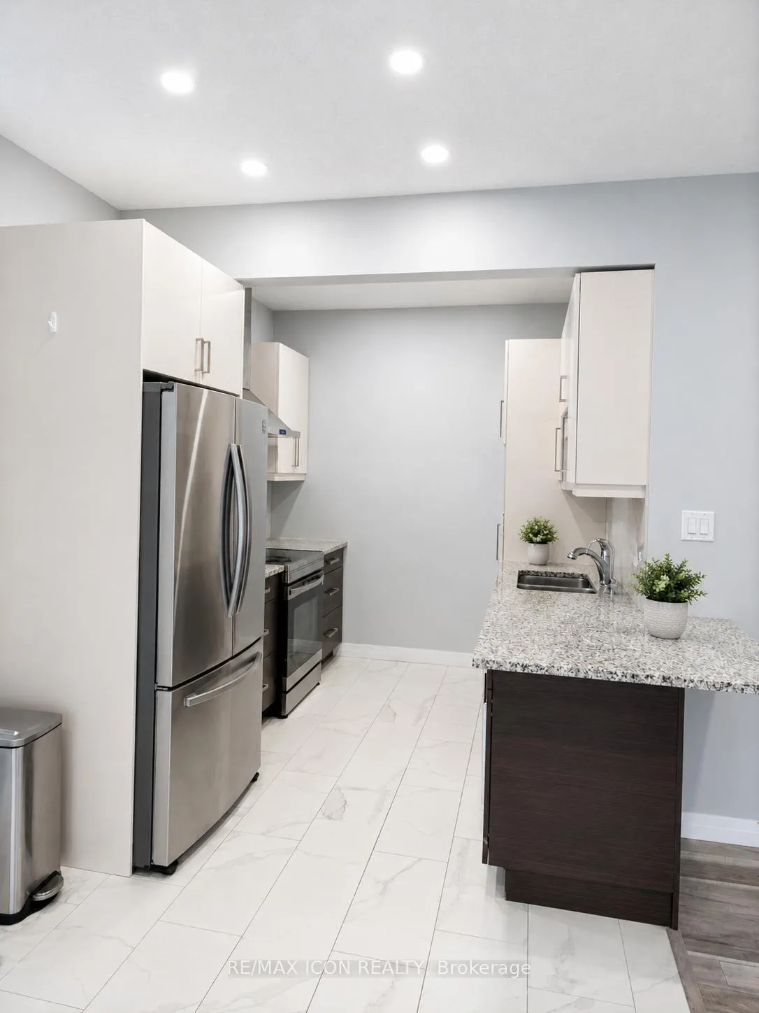 Photo 5 of 403 Woolwich Street, Waterloo — HOMEH
