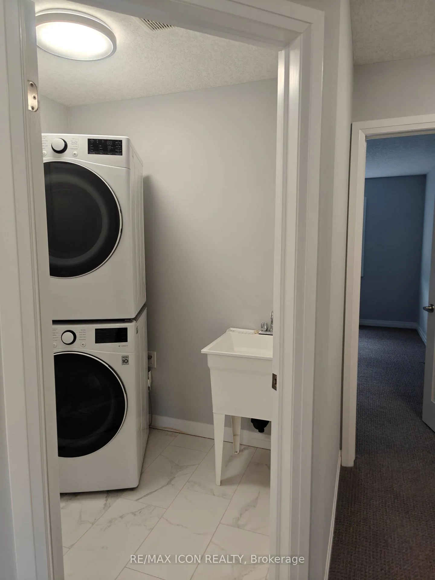 Photo 11 of 403 Woolwich Street, Waterloo — HOMEH