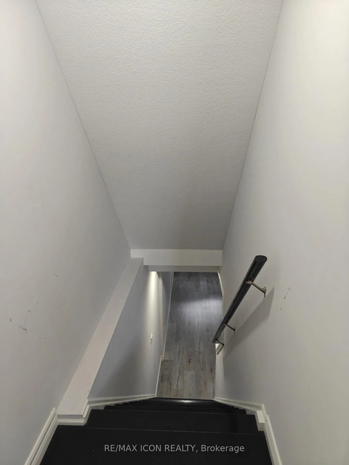 Photo 18 of 403 Woolwich Street, Waterloo — HOMEH
