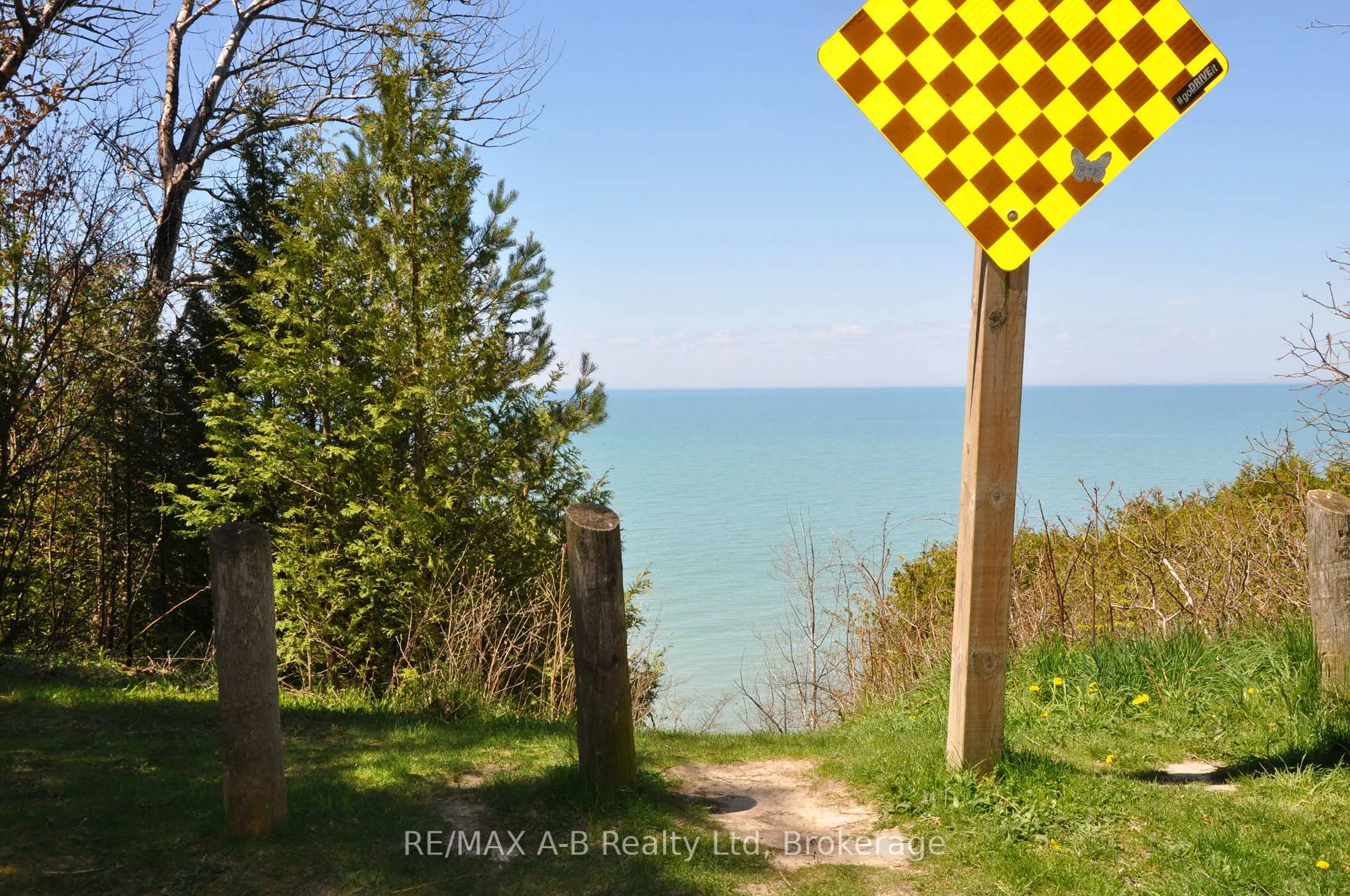Photo 3 of 26 Cameron Street, Bluewater, Bayfield — HOMEH