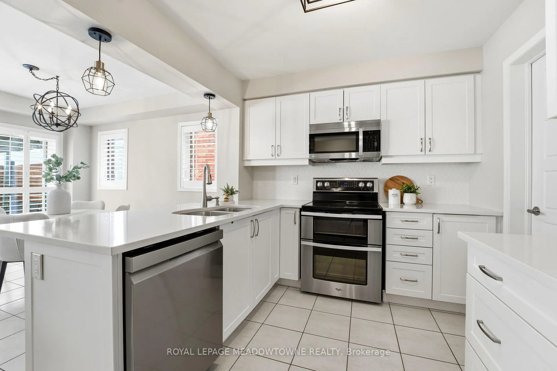 Photo 12 of 112 Whitlock Avenue, Milton, Ford — HOMEH
