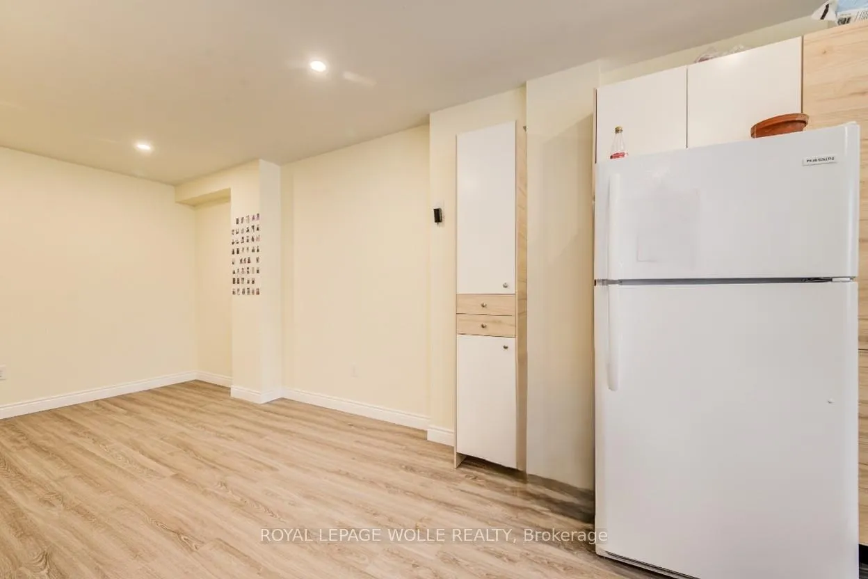 Photo 9 of 284 Westcourt Place, Waterloo — HOMEH