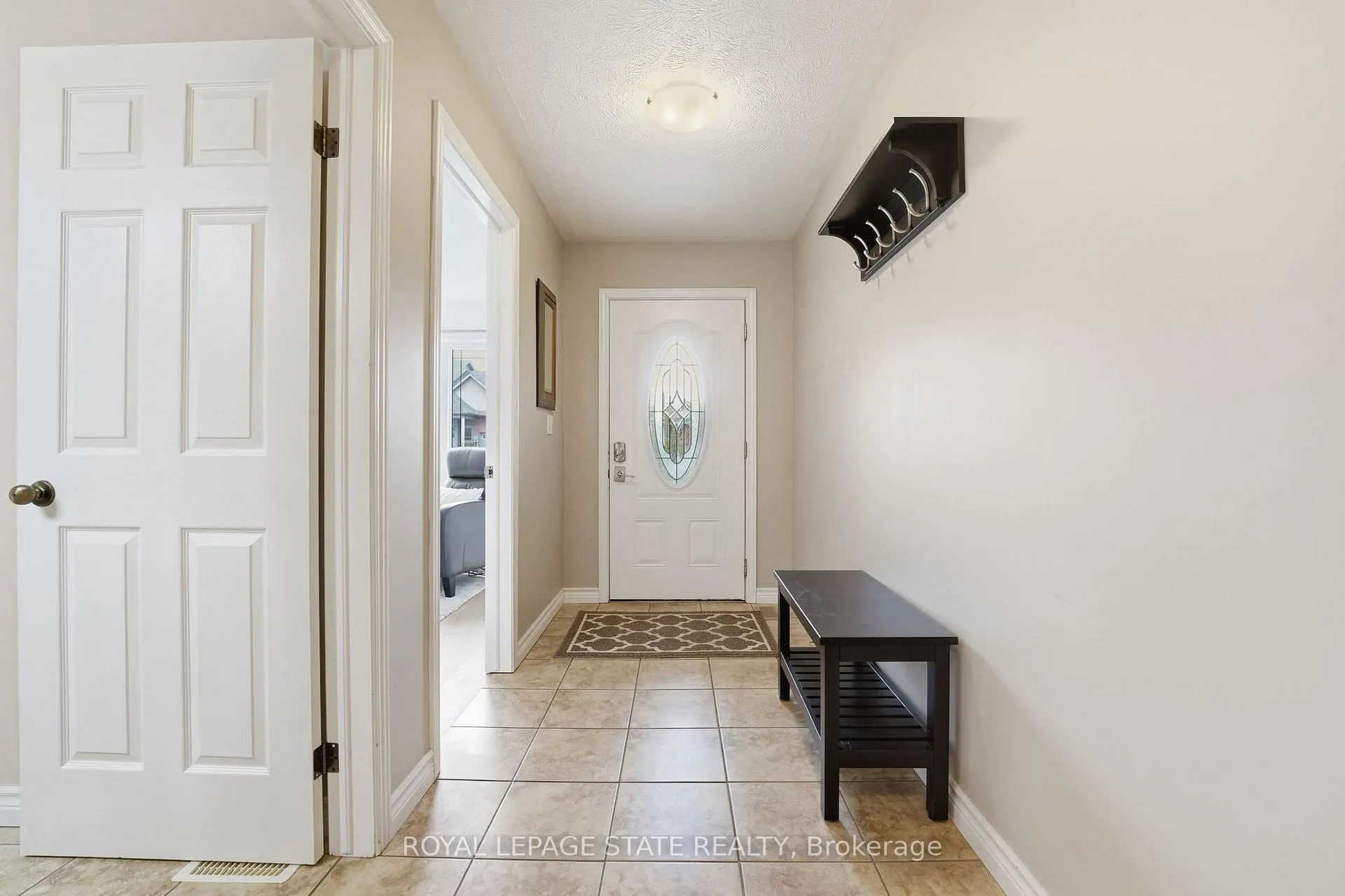 Photo 8 of 12 Millcroft Drive, Norfolk, Simcoe — HOMEH