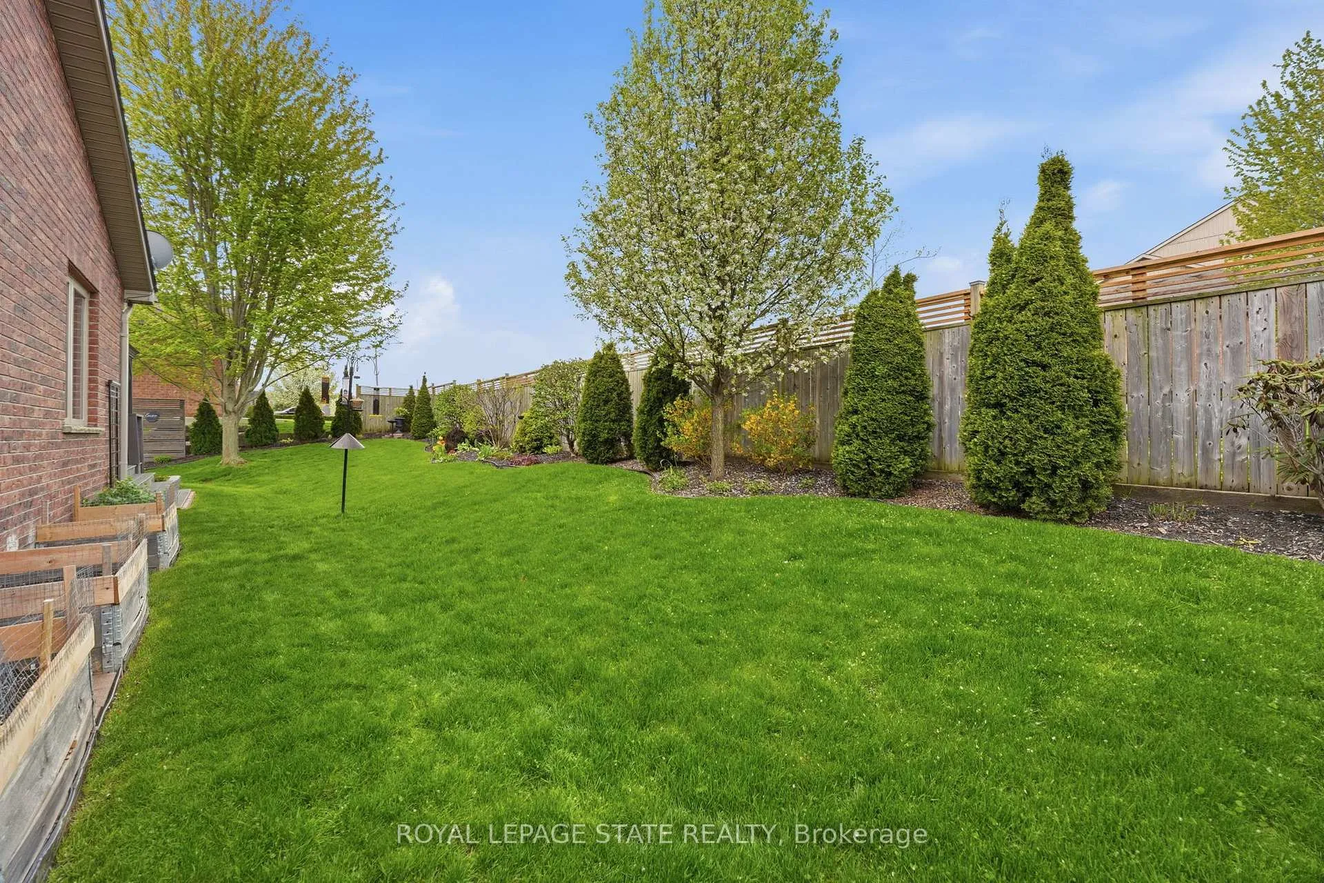 Photo 43 of 12 Millcroft Drive, Norfolk, Simcoe — HOMEH