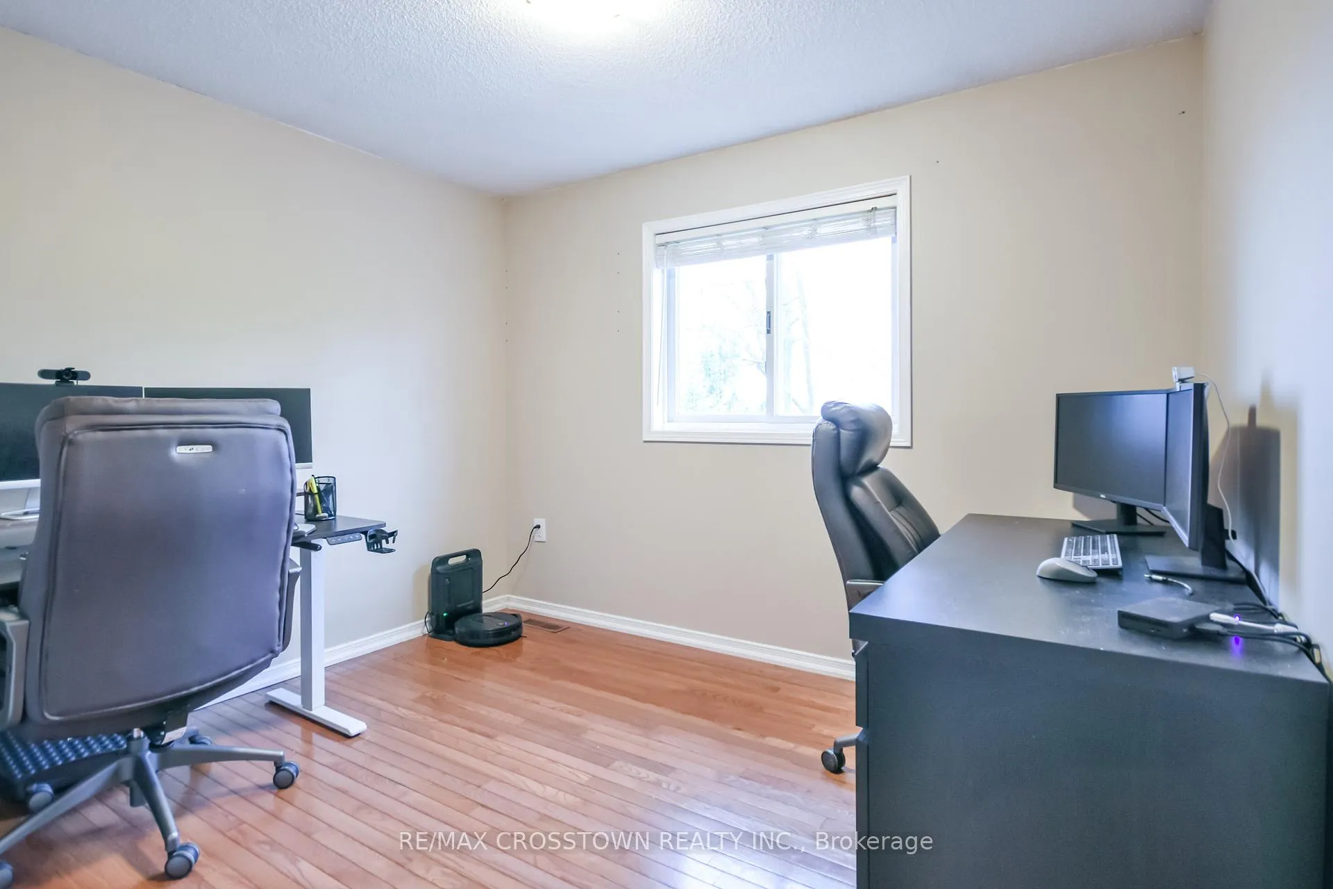 Photo 20 of 10 Nugent Court, Barrie, Northwest — HOMEH
