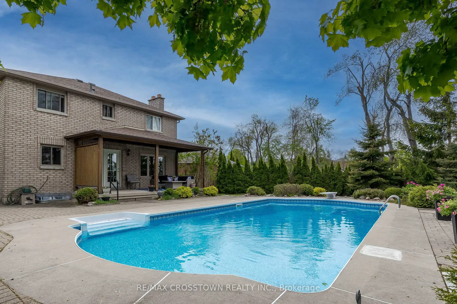 Photo 31 of 10 Nugent Court, Barrie, Northwest — HOMEH