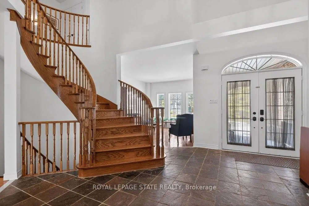 Photo 2 of 29 Gaines Avenue, Hamilton, Dundas — HOMEH