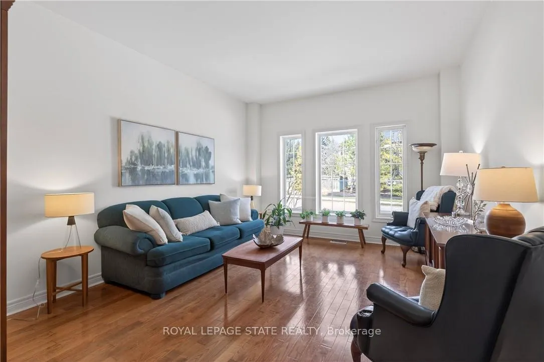 Photo 3 of 29 Gaines Avenue, Hamilton, Dundas — HOMEH