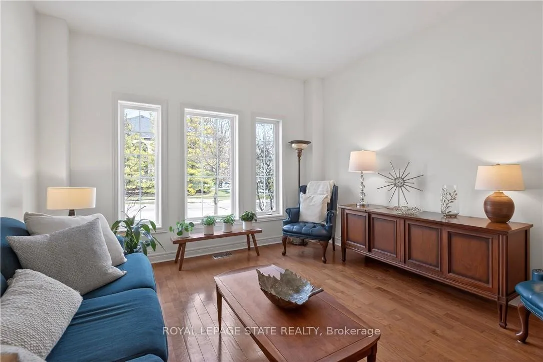 Photo 4 of 29 Gaines Avenue, Hamilton, Dundas — HOMEH