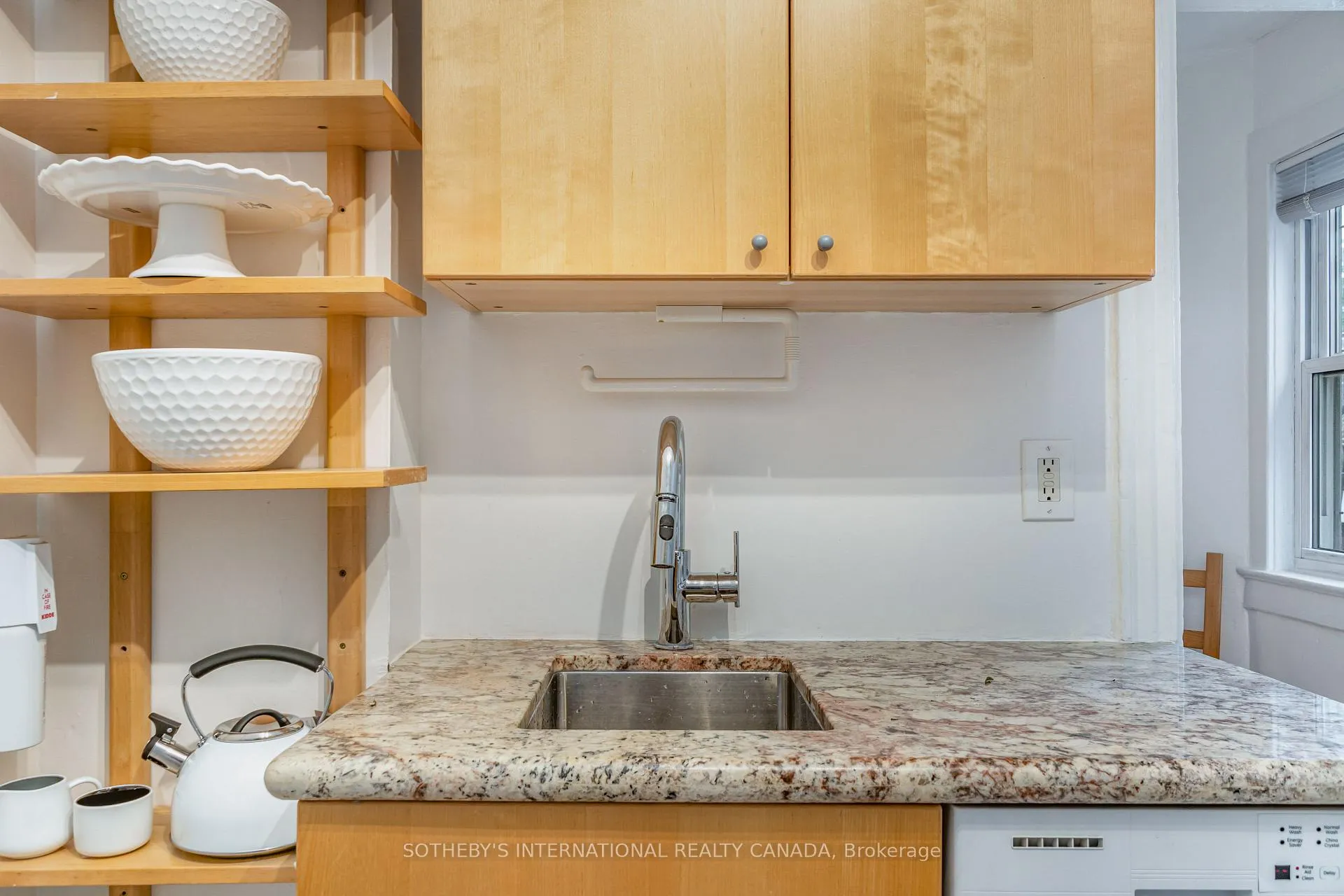 Photo 4 of Unit #2, 225 Major Street, Toronto, University — HOMEH