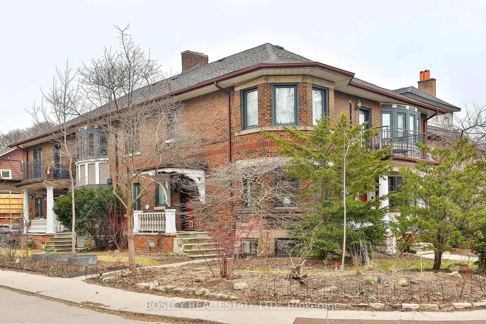Photo 1 of 9 Indian Valley Crescent, Toronto, High Park-Swansea — HOMEH