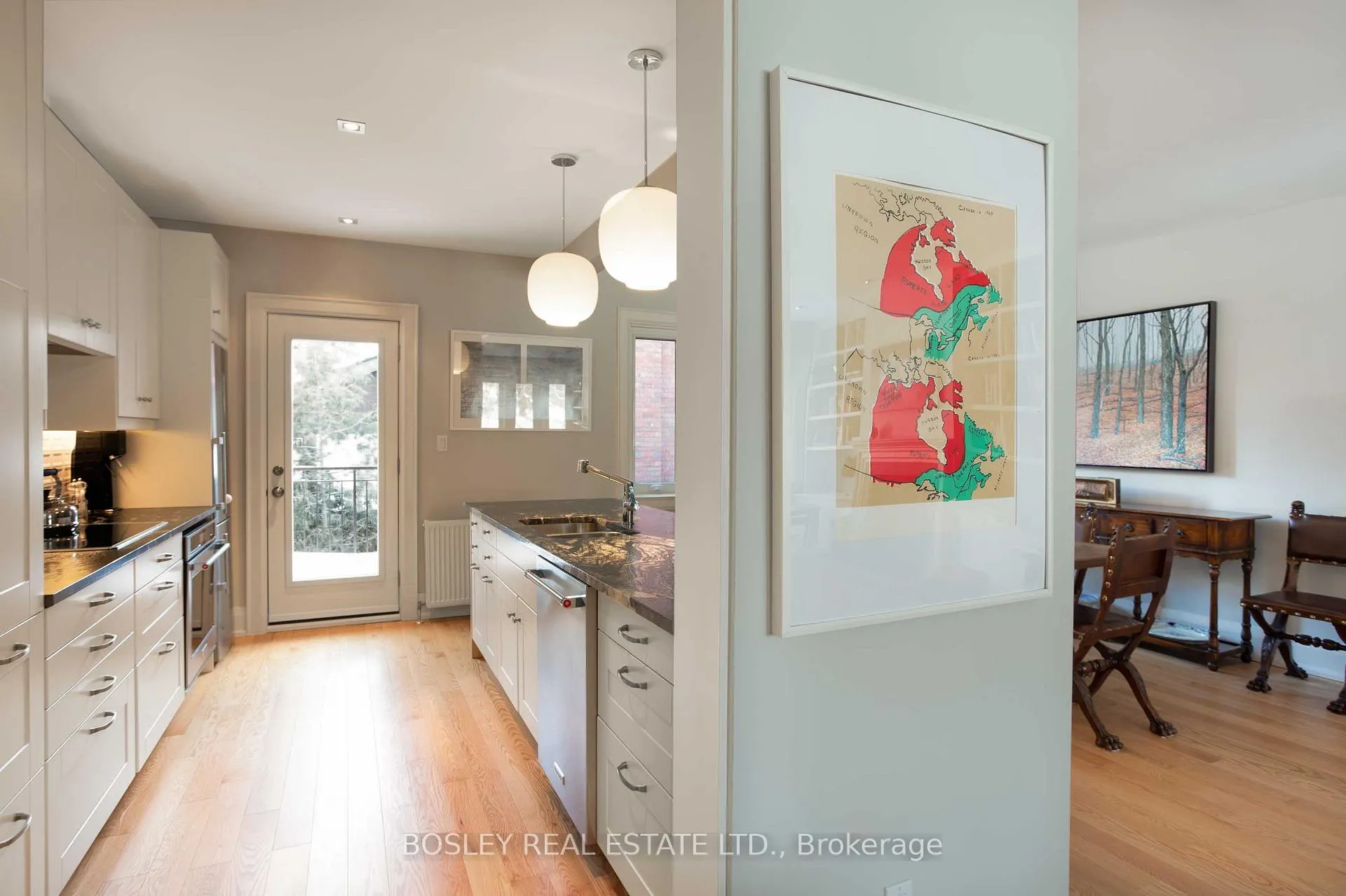 Photo 11 of 9 Indian Valley Crescent, Toronto, High Park-Swansea — HOMEH