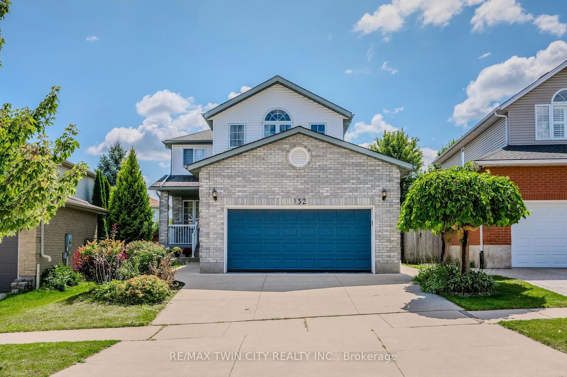 Photo 2 of 132 Daimler Drive, Kitchener — HOMEH