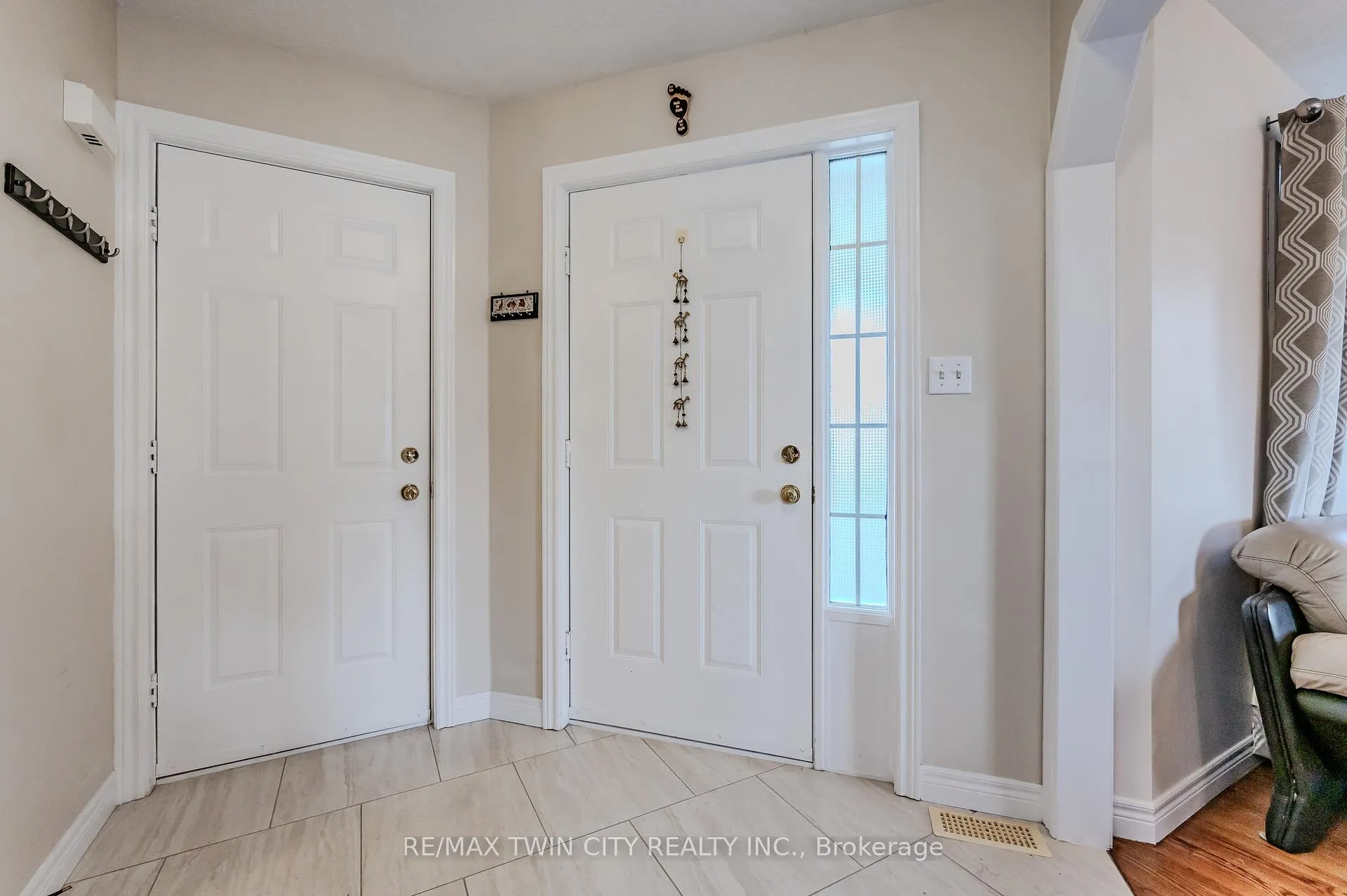 Photo 6 of 132 Daimler Drive, Kitchener — HOMEH