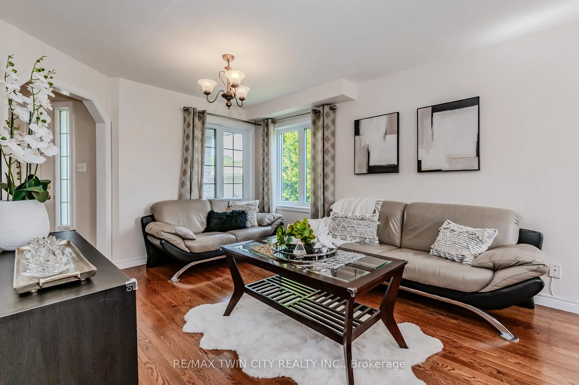 Photo 8 of 132 Daimler Drive, Kitchener — HOMEH