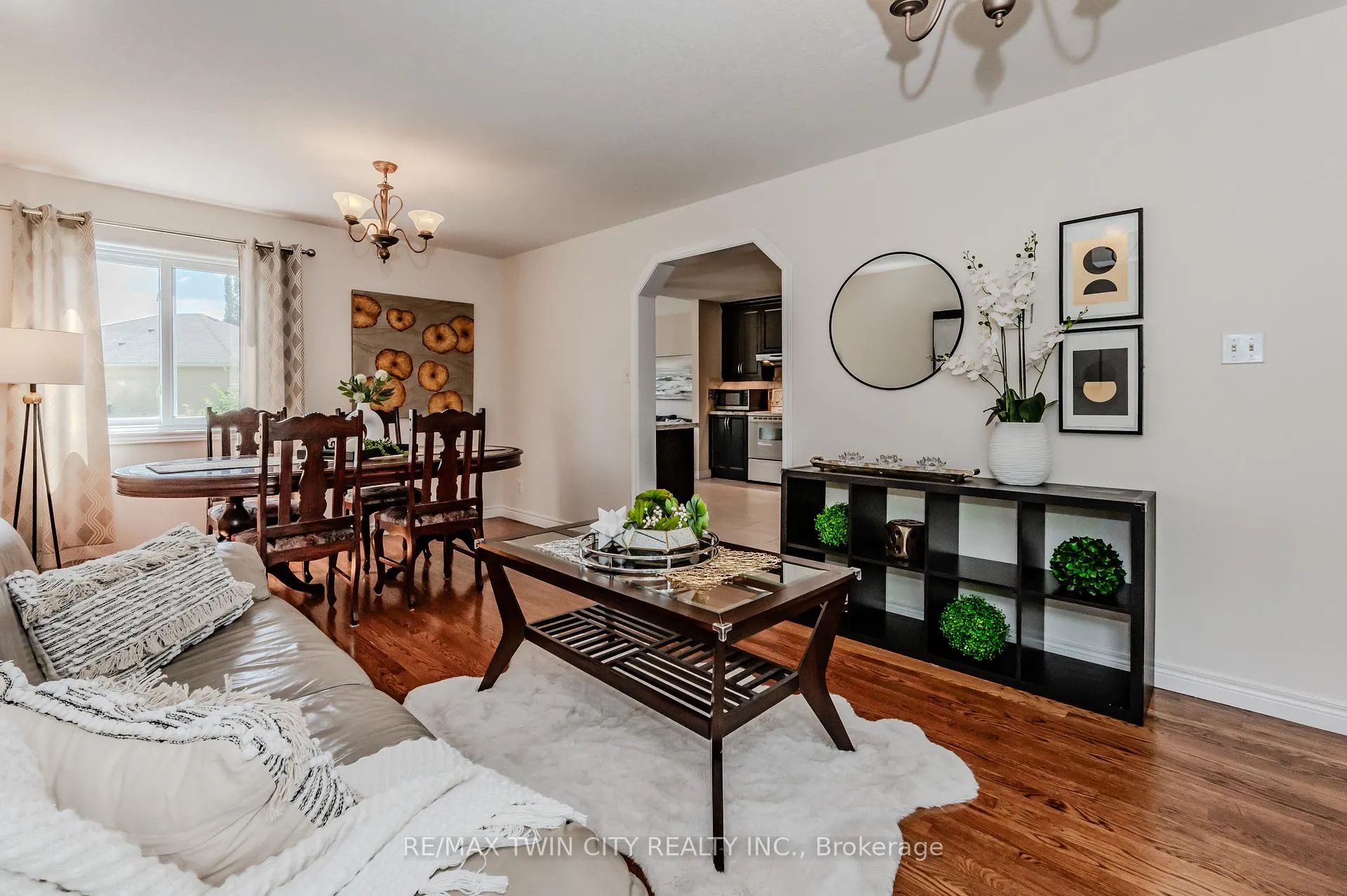 Photo 9 of 132 Daimler Drive, Kitchener — HOMEH