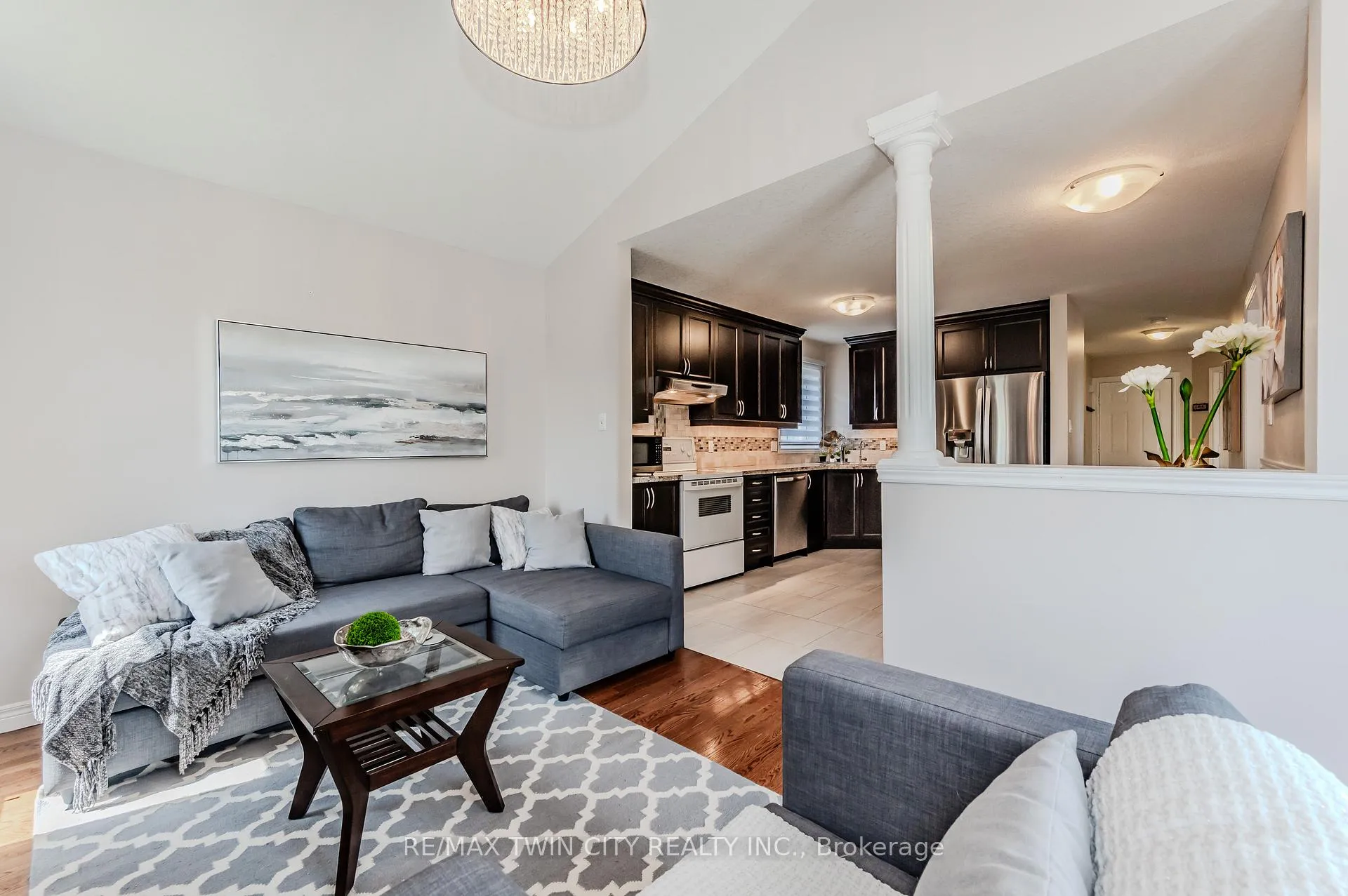 Photo 16 of 132 Daimler Drive, Kitchener — HOMEH