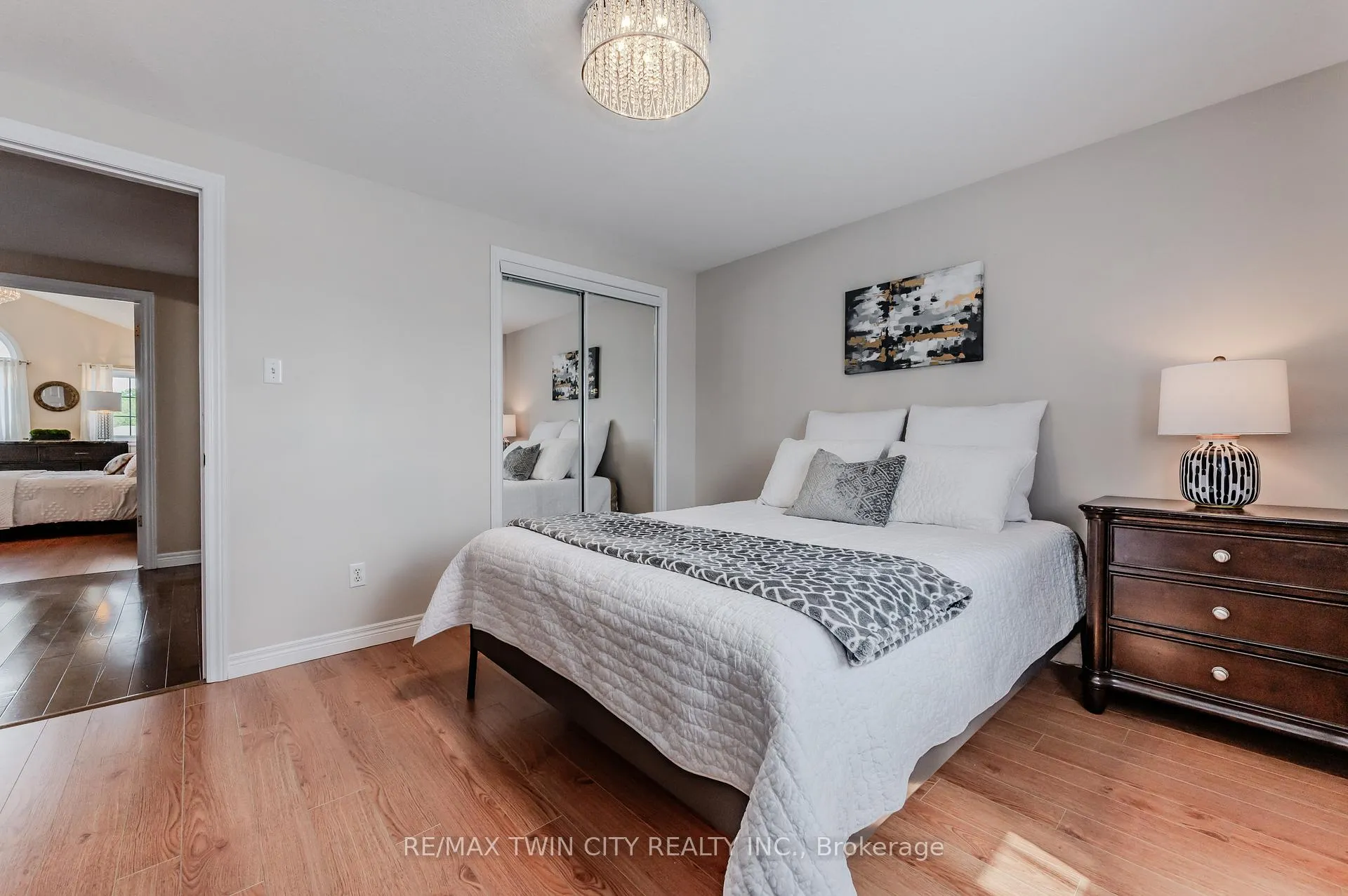 Photo 19 of 132 Daimler Drive, Kitchener — HOMEH