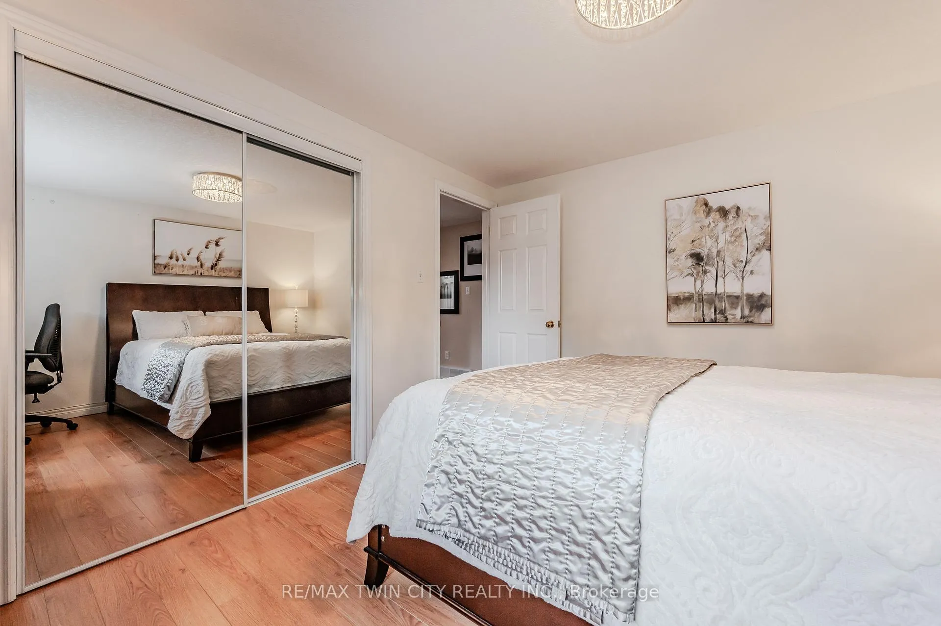 Photo 22 of 132 Daimler Drive, Kitchener — HOMEH