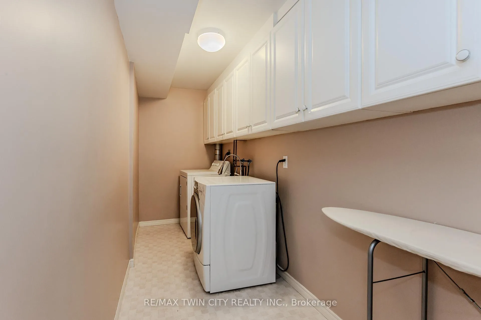 Photo 36 of 132 Daimler Drive, Kitchener — HOMEH