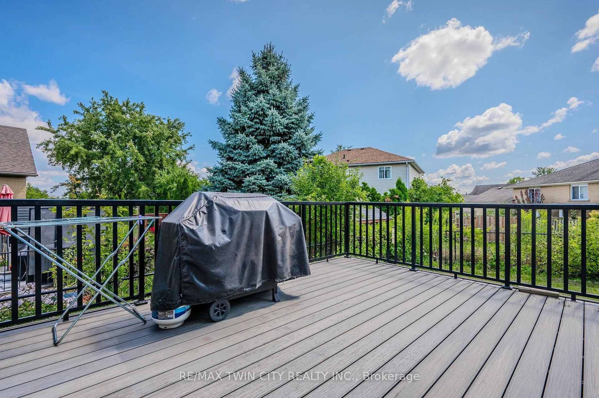 Photo 37 of 132 Daimler Drive, Kitchener — HOMEH