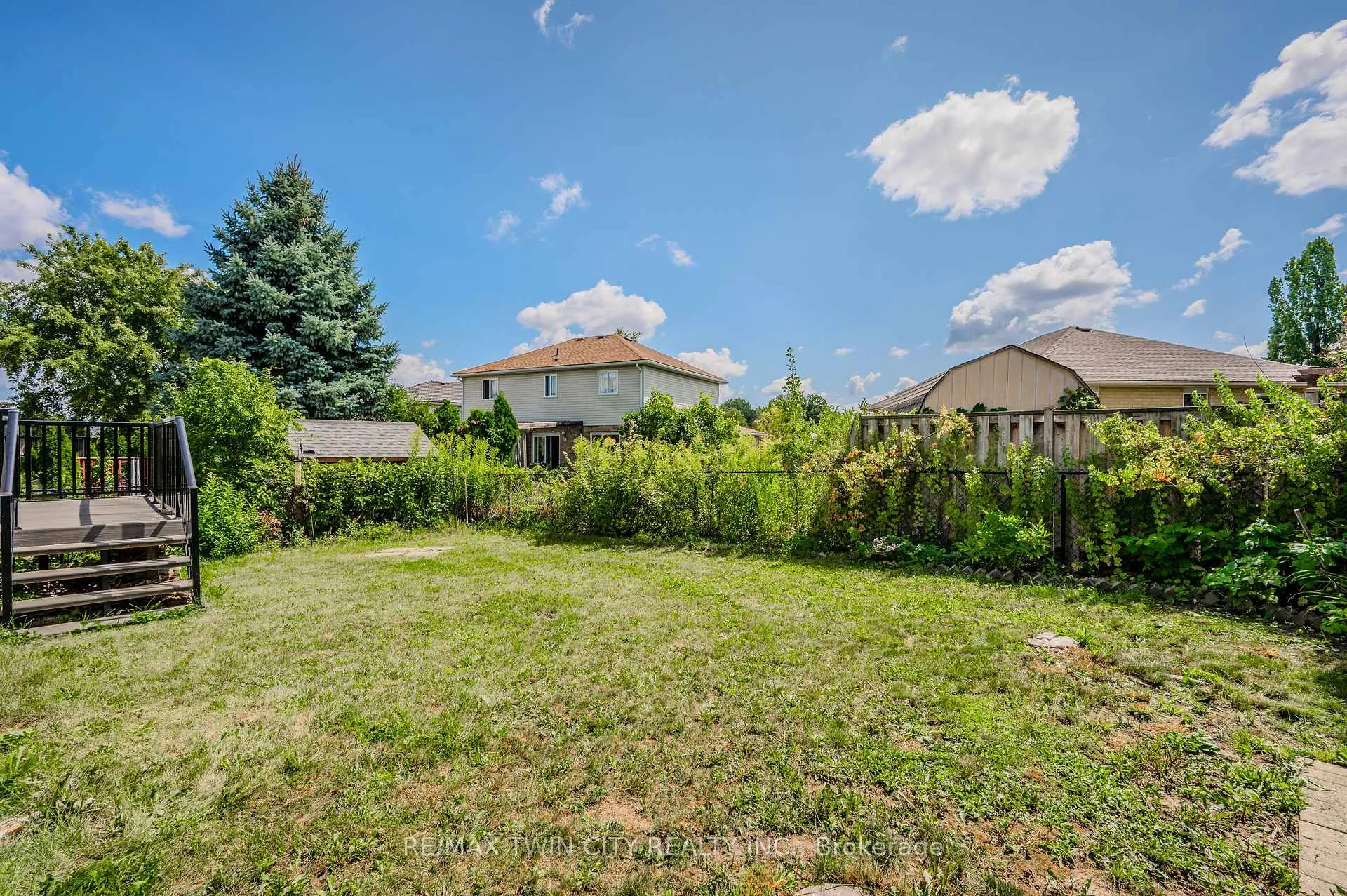 Photo 39 of 132 Daimler Drive, Kitchener — HOMEH