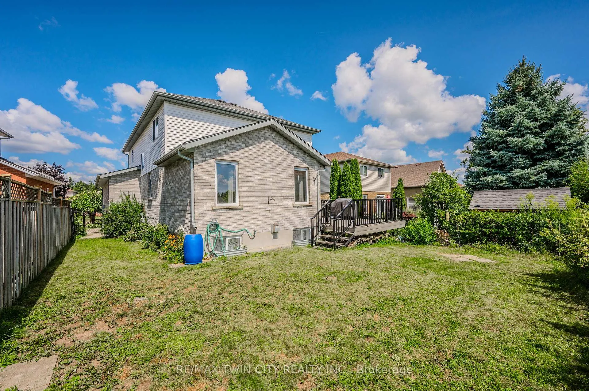 Photo 40 of 132 Daimler Drive, Kitchener — HOMEH