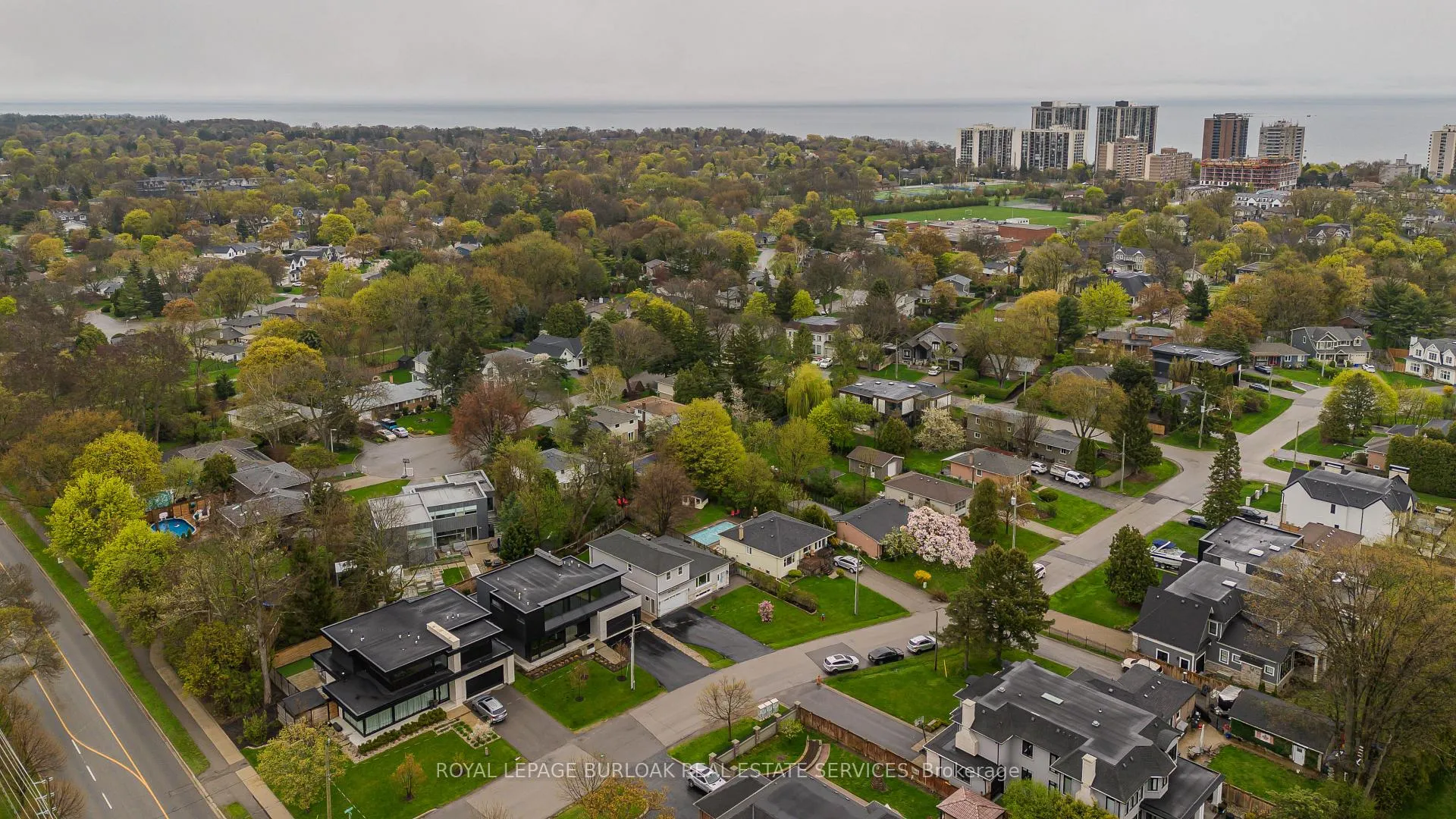 Photo 4 of 283 Vilma Drive, Oakville, Bronte — HOMEH