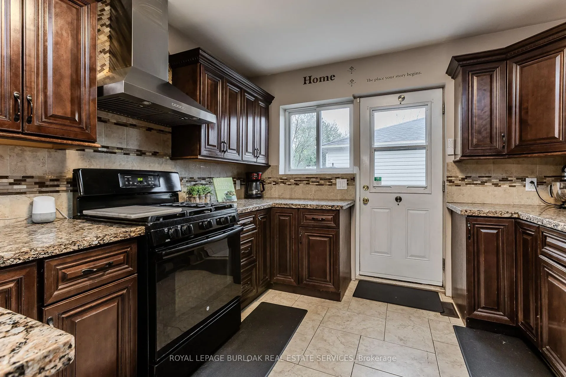 Photo 17 of 283 Vilma Drive, Oakville, Bronte — HOMEH
