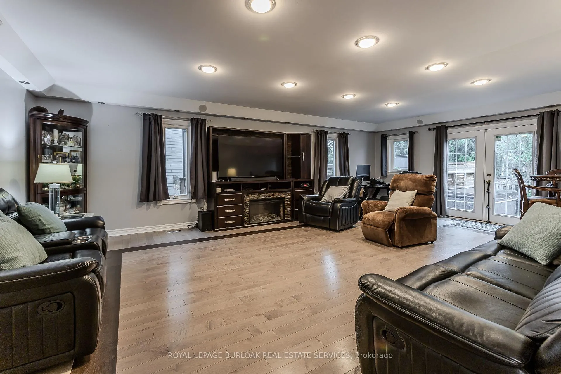 Photo 21 of 283 Vilma Drive, Oakville, Bronte — HOMEH