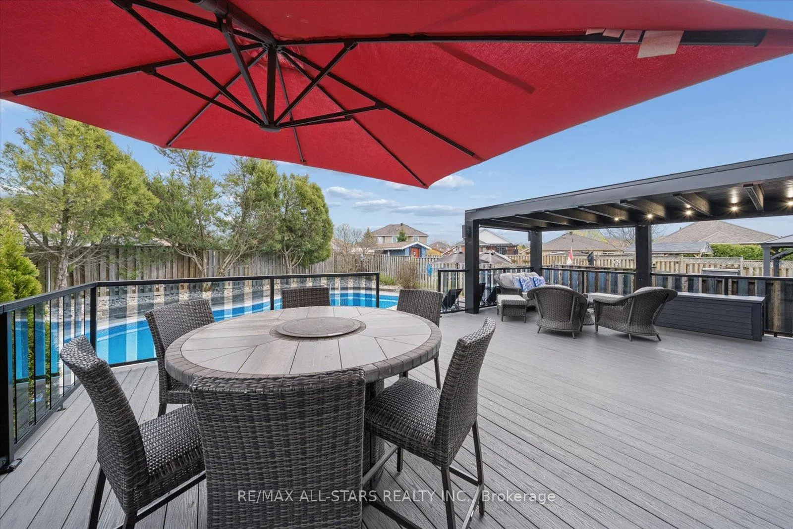 Photo 3 of 114 Kingsridge Road, Barrie, Bayshore — HOMEH