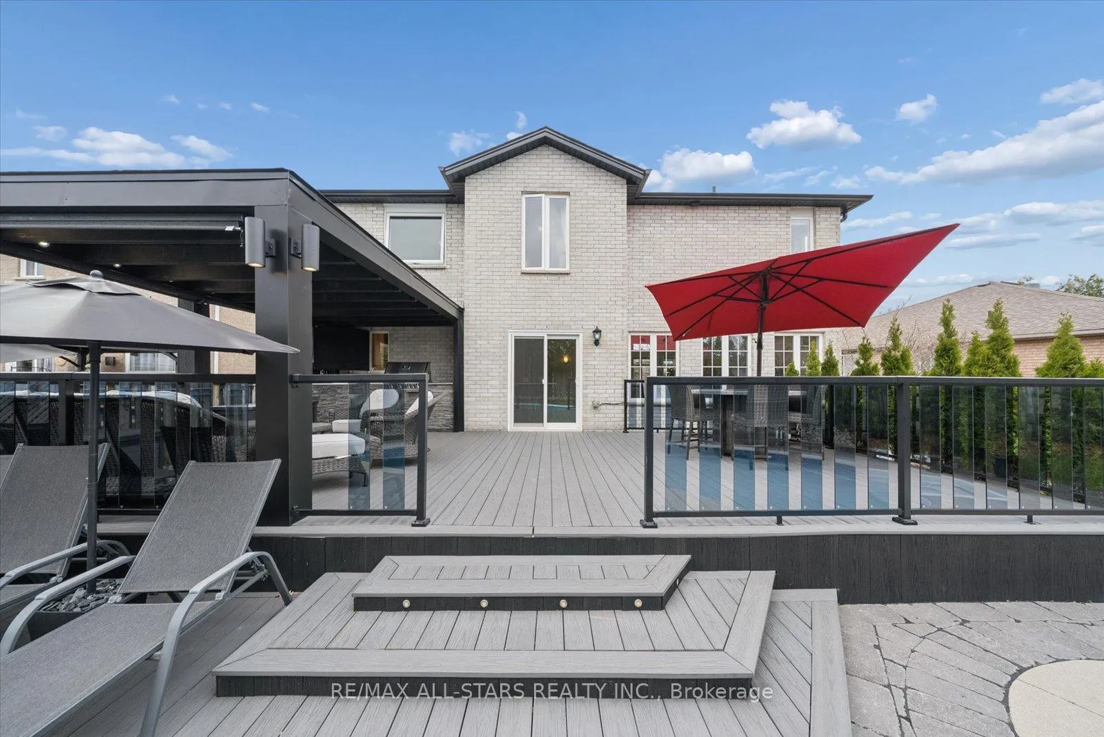 Photo 4 of 114 Kingsridge Road, Barrie, Bayshore — HOMEH