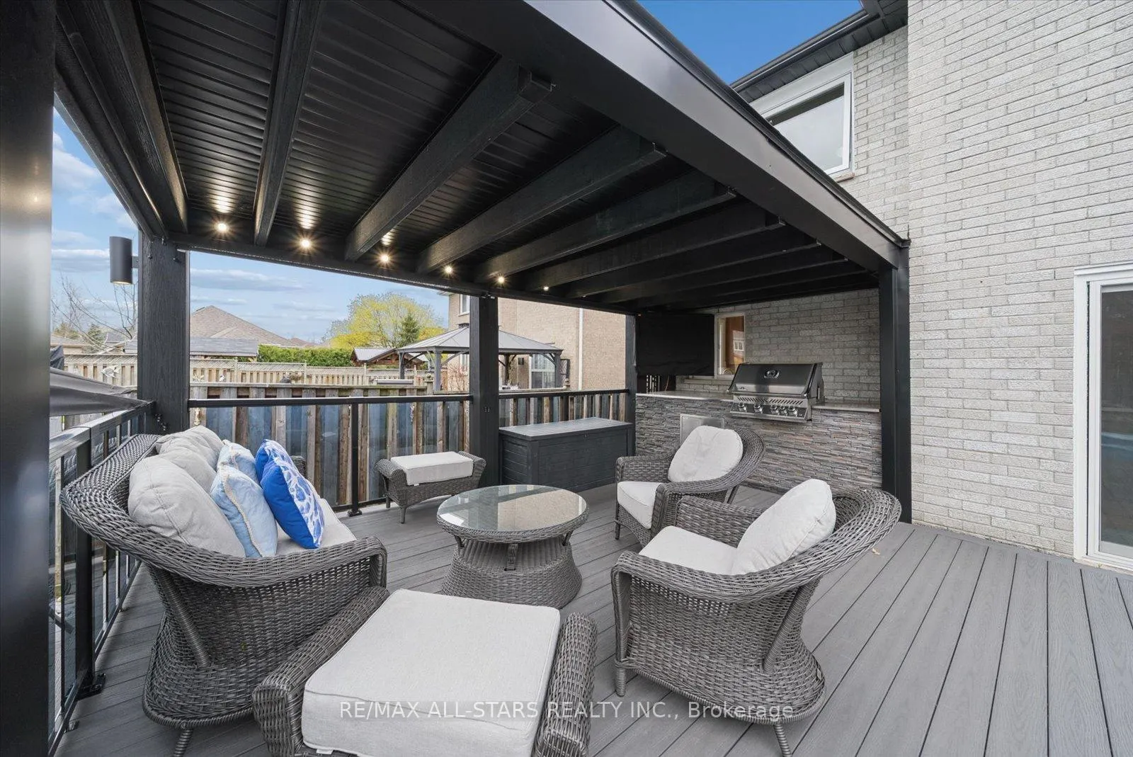 Photo 5 of 114 Kingsridge Road, Barrie, Bayshore — HOMEH