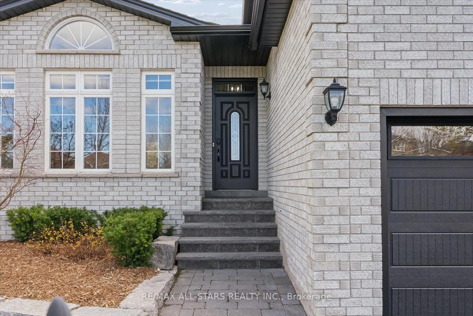 Photo 6 of 114 Kingsridge Road, Barrie, Bayshore — HOMEH