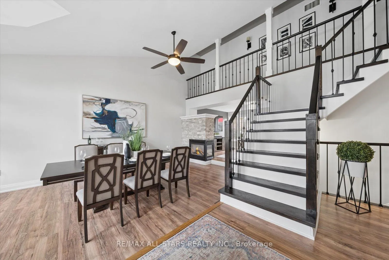 Photo 8 of 114 Kingsridge Road, Barrie, Bayshore — HOMEH