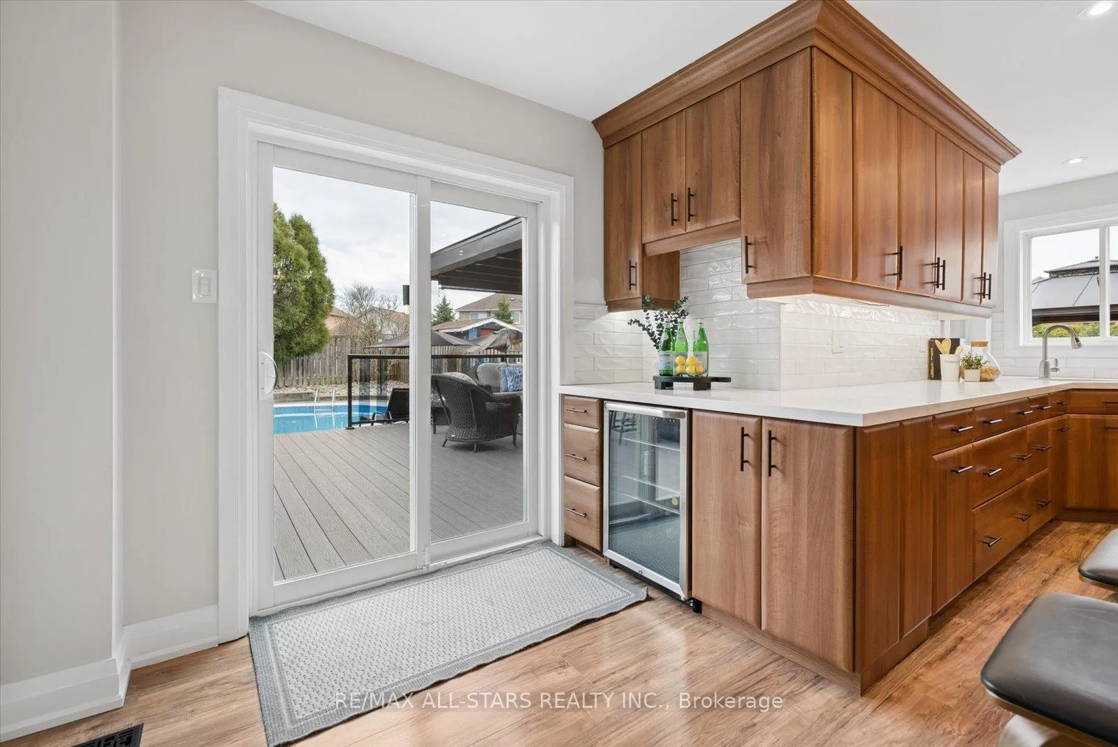 Photo 16 of 114 Kingsridge Road, Barrie, Bayshore — HOMEH