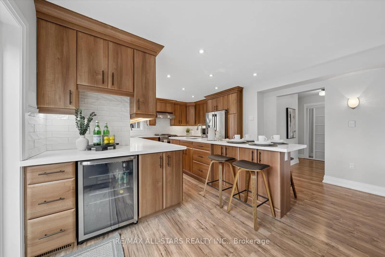 Photo 17 of 114 Kingsridge Road, Barrie, Bayshore — HOMEH